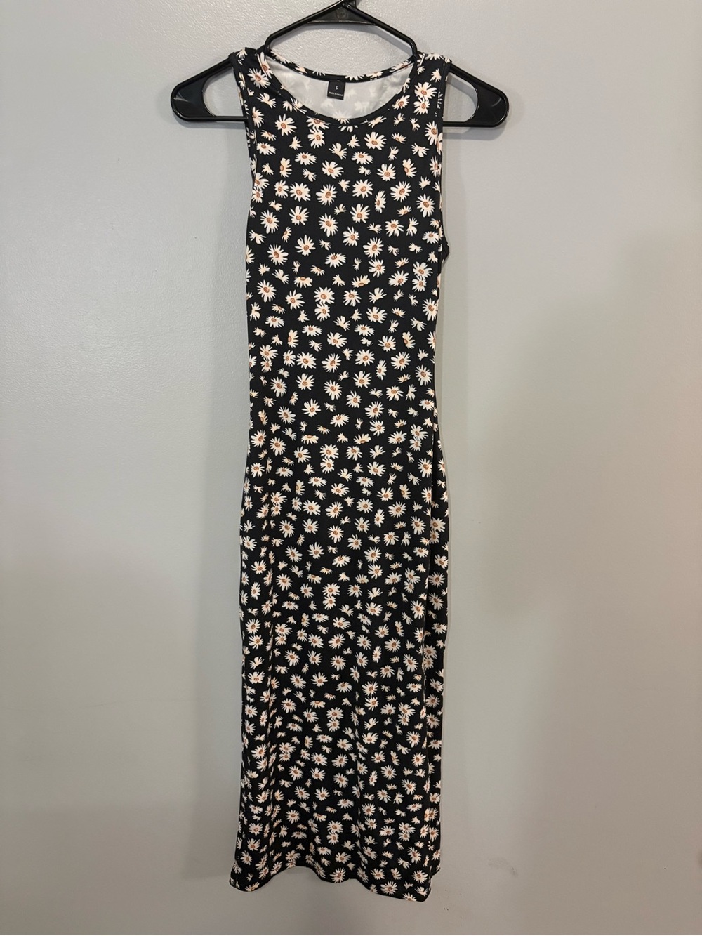 SHEIN Black Sleeveless Daisy Print Maxi Dress